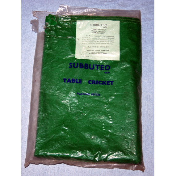 Subbuteo  Table Cricket Accessory - Set TC-J Cricket Pitch (1960'S)