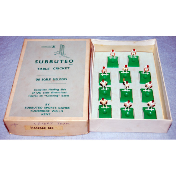 Subbuteo TC-A and TC-B Cricket Fielding Team with Batsmen - Standard Red  (1960's)