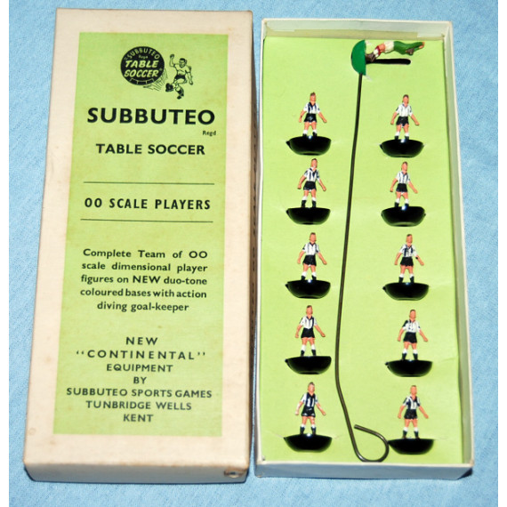 Newcastle United Ref 8 Subbuteo Original Heavyweight Team (1966)