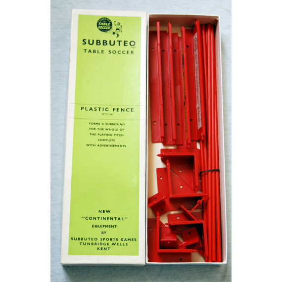 Subbuteo Red Plastic Fence C108 - (1960's)