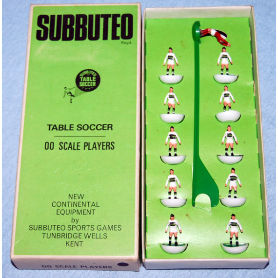 Subbuteo Heavyweight Team - Plymouth Argyle Ref 054 by Subbuteo (1971)